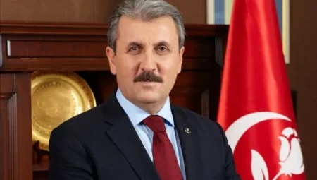 Büyük Birlik Partisi Genel Başkanı Mustafa Destici: “30 Ağustos, milletimizin varlığını ve bağımsızlığını koruyan en büyük zaferdir”